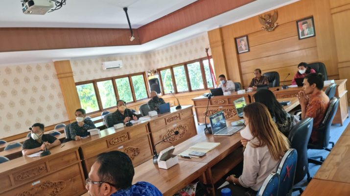 Lindungi dan Selesaikan Sengketa Konsumen, Kadisperindag Bali Buka Sosialisasi Perlindungan Konsumen dan Pengenalan BPSK Denpasar