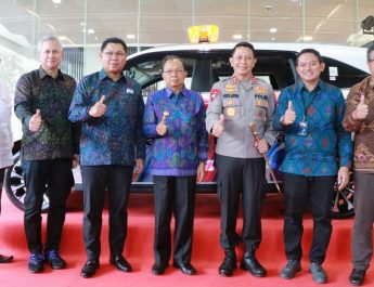 Gubernur Bali, Wayan Koster Kembali Fasilitasi CSR 1 Unit Mobil Operasional Majelis Desa Adat Dari PT. Bank Mandiri