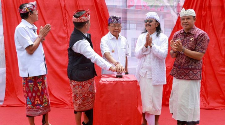 Gubernur Wayan Koster dan Bupati Bangli Meletakan Batu Pertama Pembangunan Pasar Singamandawa Kintamani