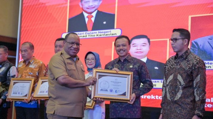 Sekda Dewa Made Indra Dinobatkan Jadi Sekda Terbaik di Indonesia