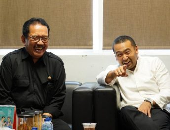 Kunjungan Kerja ke Sumbar, Wagub Cok Ace Disambut Wagub Audy Joinaldy