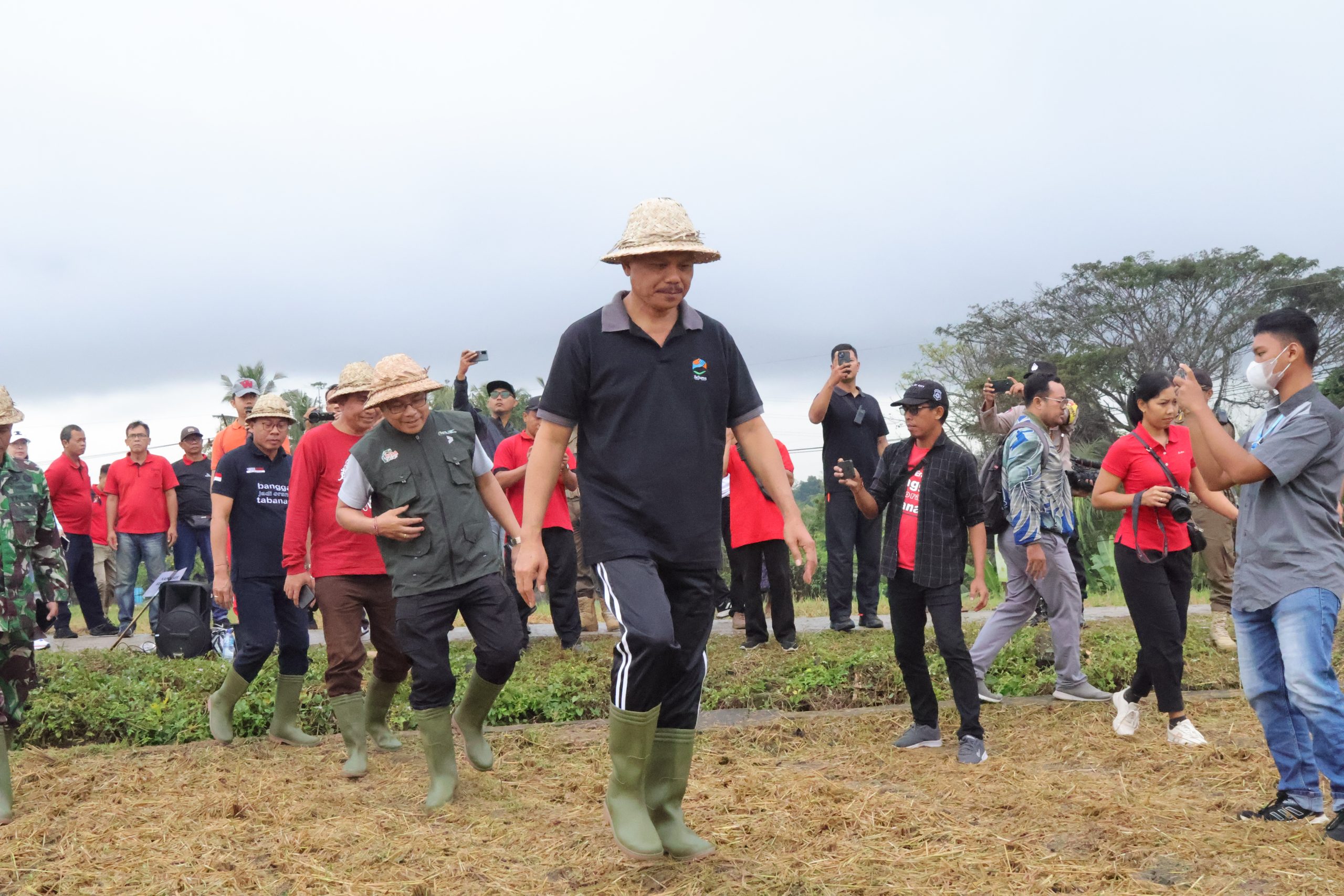 Sekda Dewa Indra Sampaikan Komitmen Pemprov Bali Bantu Produktivitas dan Kesejahteraan Petani