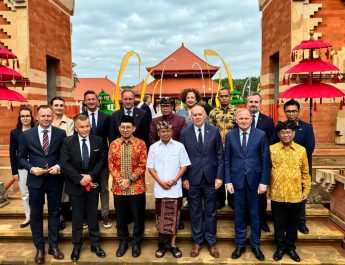 Gubernur Koster Resmikan Pura Terbesar di Eropa, Karya Monumental dan Bersejarah