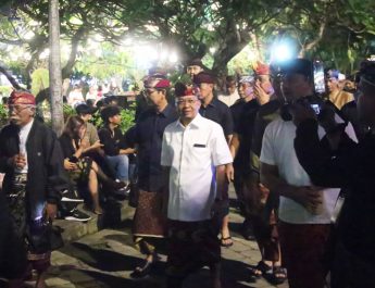 Gong Kebyar Legendaris Hipnotis Gubernur Koster hingga Detik Akhir, Minta Dukungan Krama Bali agar Seni Hidup Selamanya