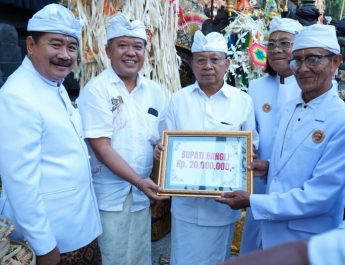 Gubernur Wayan Koster Hadiri Puncak Karya Panca Wali Krama Ulun Danu Batur, Rawat Kesucian Alam Bali
