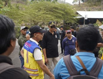 Bupati Satria Tegaskan Sanksi bagi Proyek Molor saat Tinjau Infrastruktur Nusa Penida