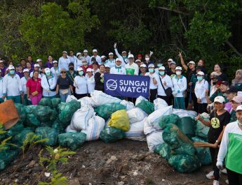 Kolaborasi dengan Sungai Watch dan Relawan, Gerakan Kulkul PKK dan Posyandu Bersihkan Hutan Bakau Sidakarya
