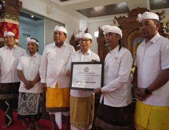 Bupati Badung bersama krama pada peresmian Bale Banjar Jaba Jero Kuta, 10 Oktober 2026.