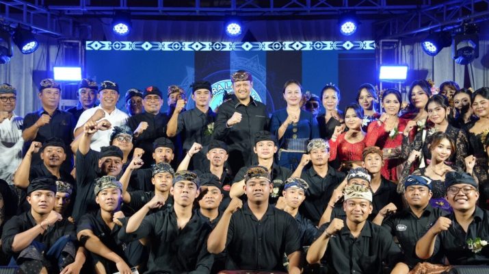 Wakil Bupati Badung bersama peserta HUT ke-47 ST Putra Laksana Darmasaba, 18 Oktober 2026.