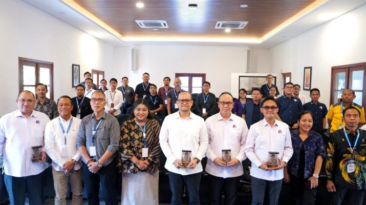 Wakil Bupati Badung berfoto bersama peserta Musprov Apklindo Bali, 22 Oktober 2026.