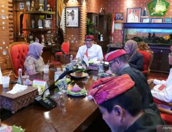 Bupati Tabanan menerima tim dalam kegiatan monitoring pencegahan korupsi oleh KPK