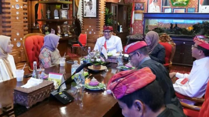 Bupati Tabanan menerima tim dalam kegiatan monitoring pencegahan korupsi oleh KPK