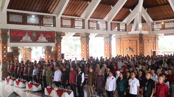 Suasana pengukuhan pengurus OSIS se-Kabupaten Tabanan di gedung kesenian, 28 Oktober 2026